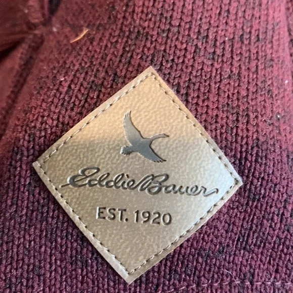 𝅺EDDIE Bauer maroon/purple zip up jacket with good size Medium